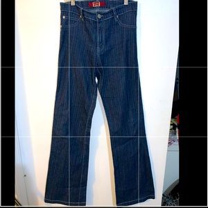 Thin striped high waisted jeans